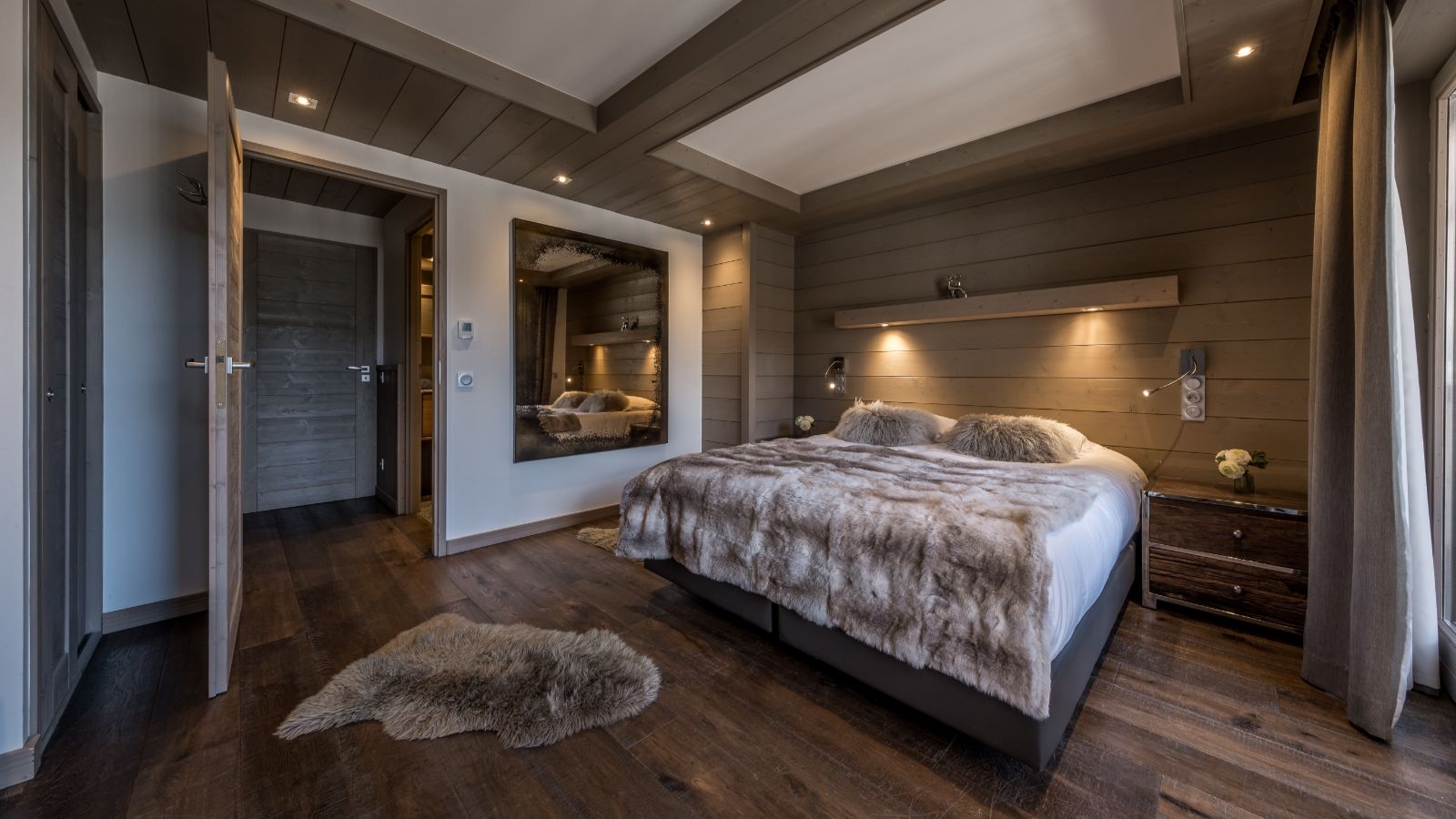 Luxury-Ski-Chalet-Courchevel-1650-Keystone-Penthouse-Oxford-Ski-Bedroom (2).jpg