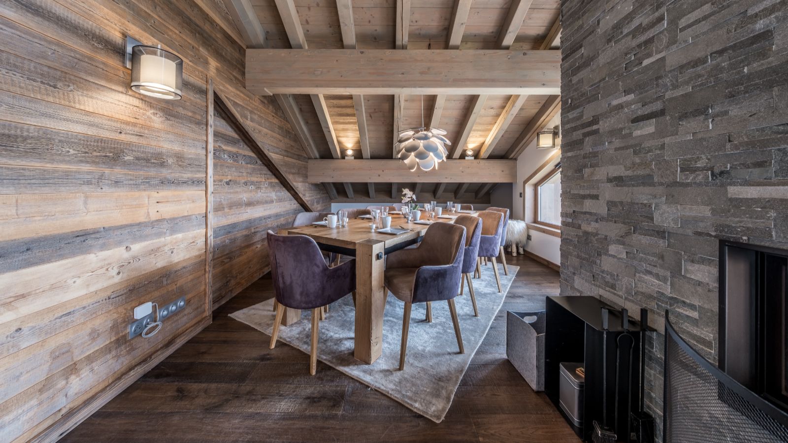 Luxury-Ski-Chalet-Courchevel-1650-Keystone-Penthouse-Oxford-Ski-Dining3.jpg