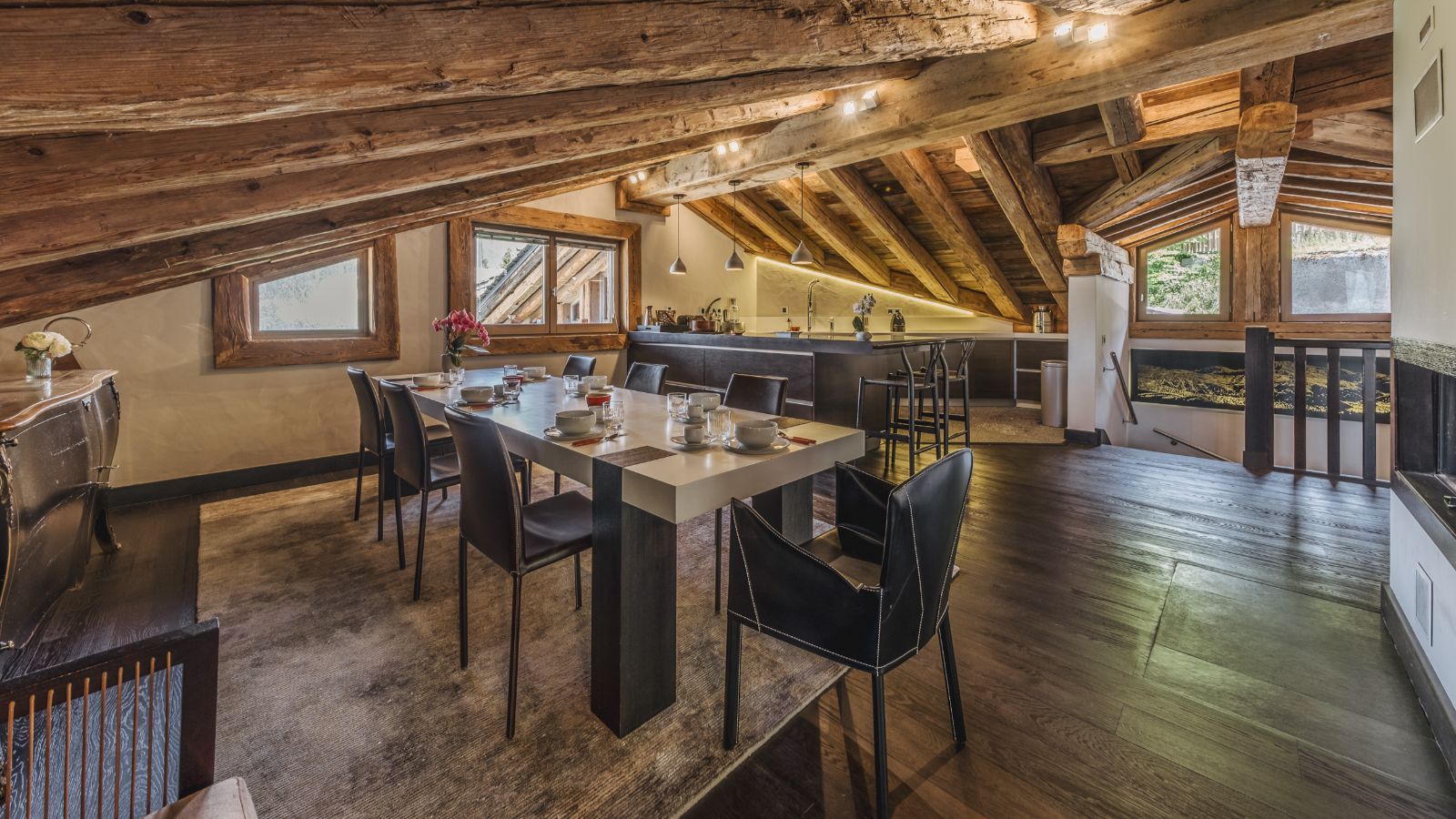 Luxury-Ski-Chalet-Courchevel-1550-Chalet-Artic-Oxford-Ski-Dining.jpg