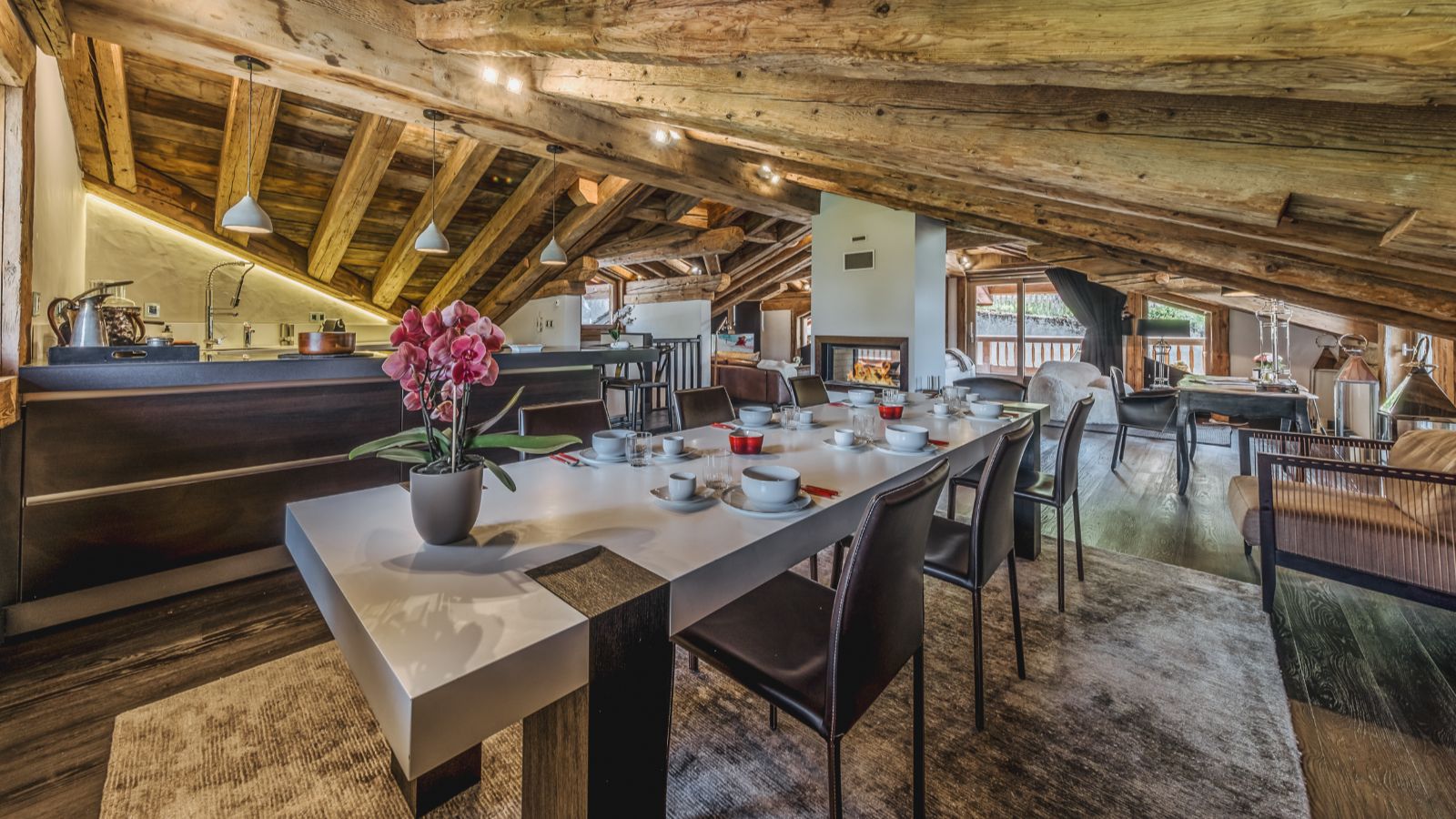 Luxury-Ski-Chalet-Courchevel-1550-Chalet-Artic-Oxford-Ski-Dining2.jpg