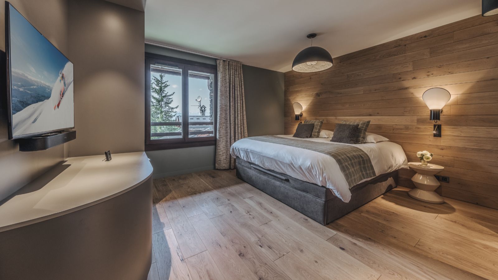 Luxury-Ski-Chalet-Courchevel-1650-Chalet-Rosoire-Oxford-Ski-Bedroom (12).jpg