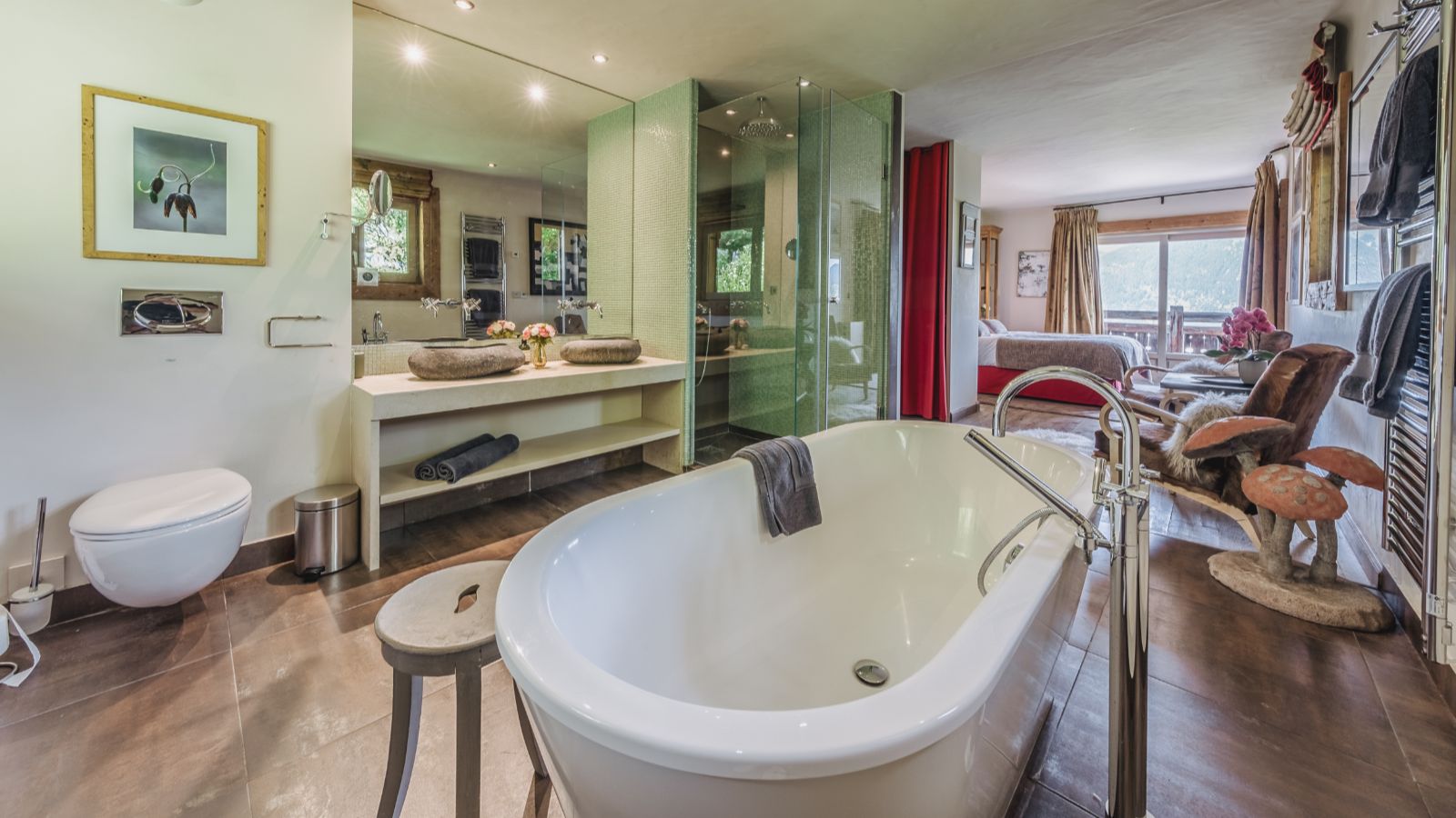 Luxury-Ski-Chalet-Courchevel-1550-Chalet-Momentum-Oxford-Ski-Bath-Tub.jpg