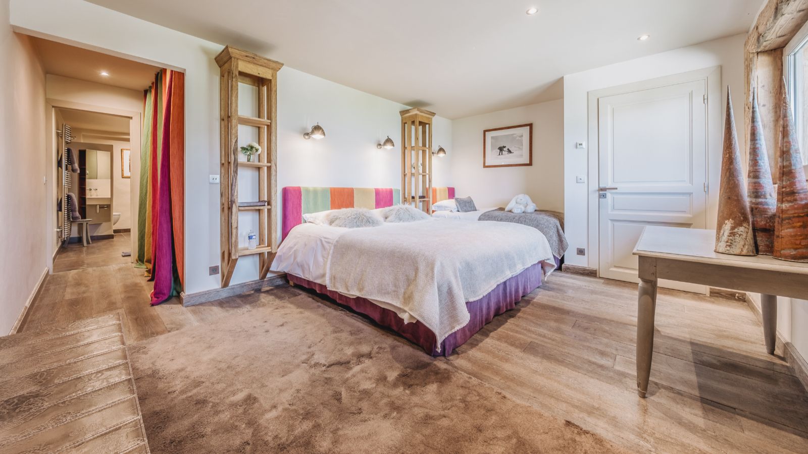 Luxury-Ski-Chalet-Courchevel-1550-Chalet-Momentum-Oxford-Ski-Bedroom (11).jpg