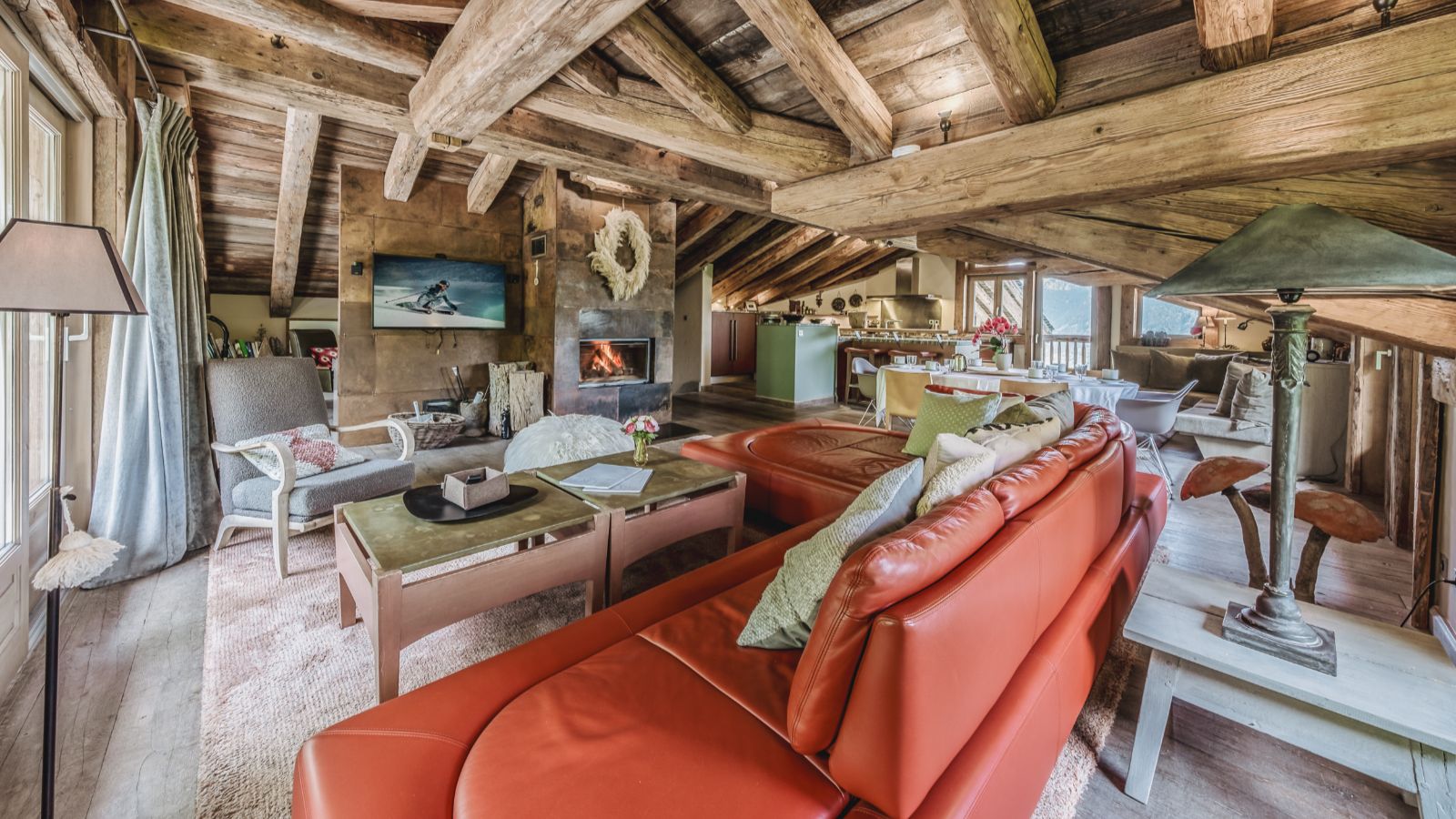 Luxury-Ski-Chalet-Courchevel-1550-Chalet-Momentum-Oxford-Ski-Lounge3.jpg