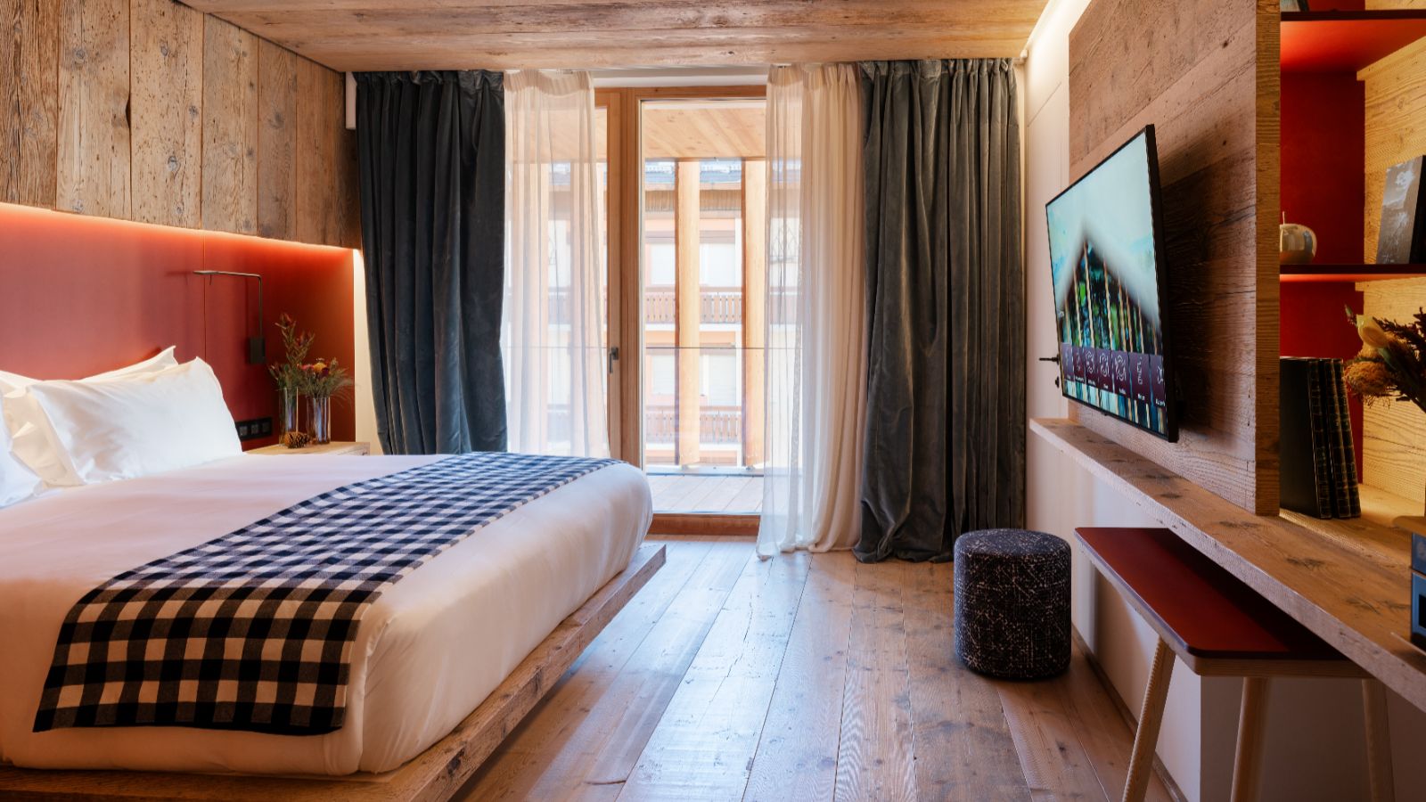 Luxury-Ski-Hotel-Cortina-Hotel-de-Len-Oxford-Ski-Suite.jpg