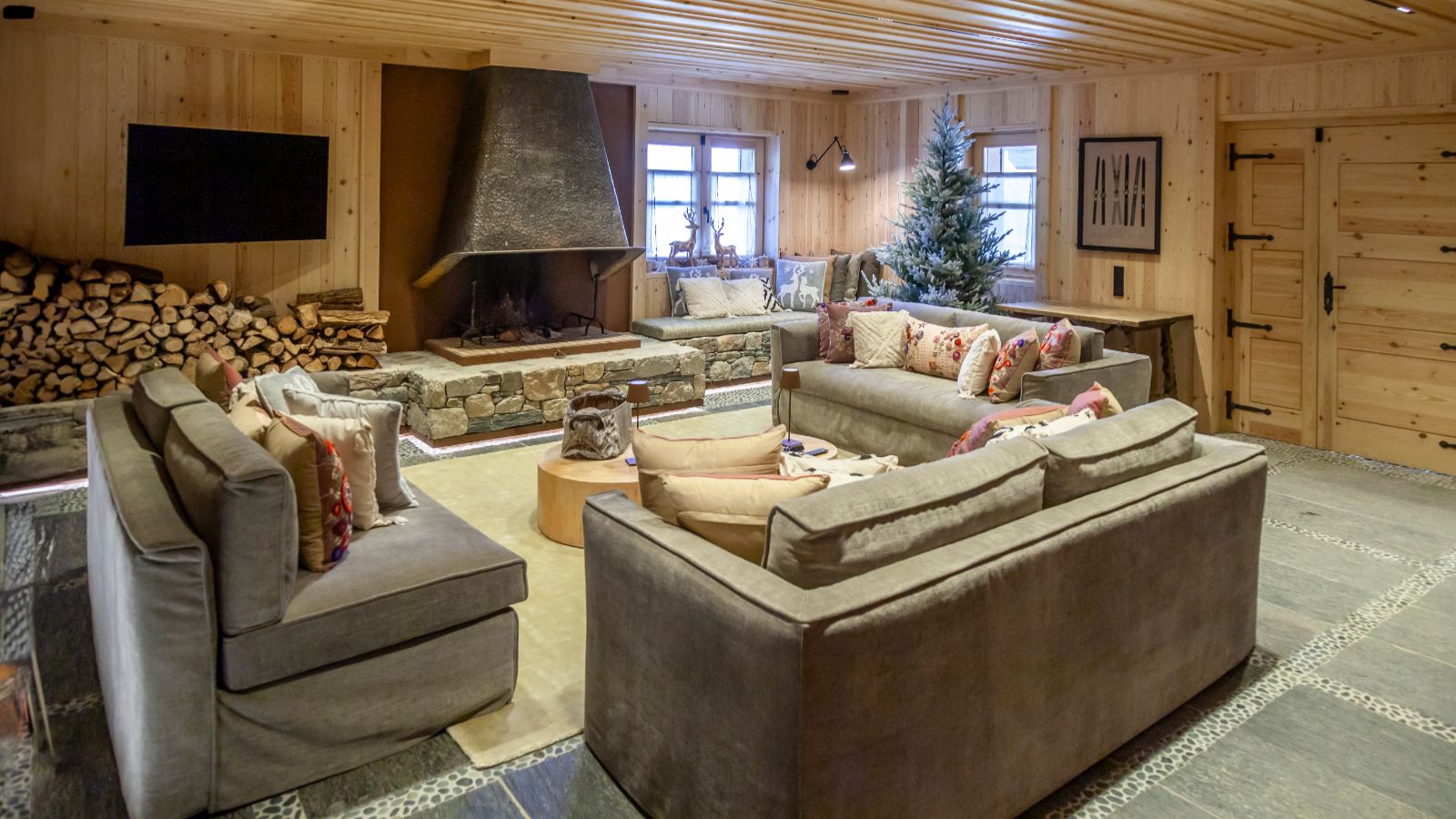luxury-ski-chalets-soldeu-hermitage-mountain-lodge-oxford-ski-tv.jpg