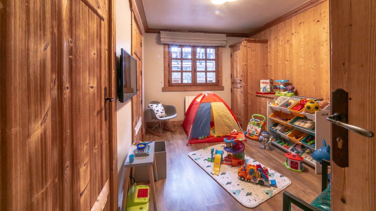 Children play-room.jpg