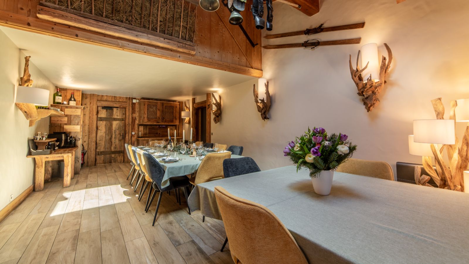 luxury-ski-chalets-meribel-ferme-de-mon-grand-pere-oxford-ski-dining (3).jpg