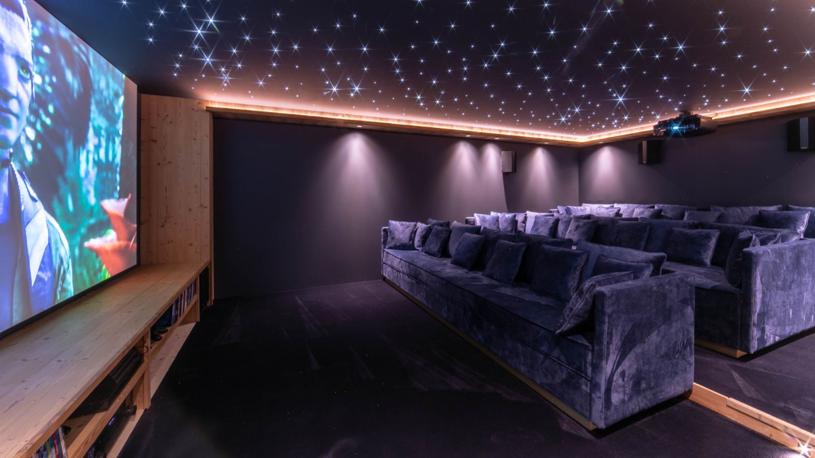 luxury-ski-chalets-meribel-ferme-de-mon-grand-pere-oxford-ski-cinema (1).jpg