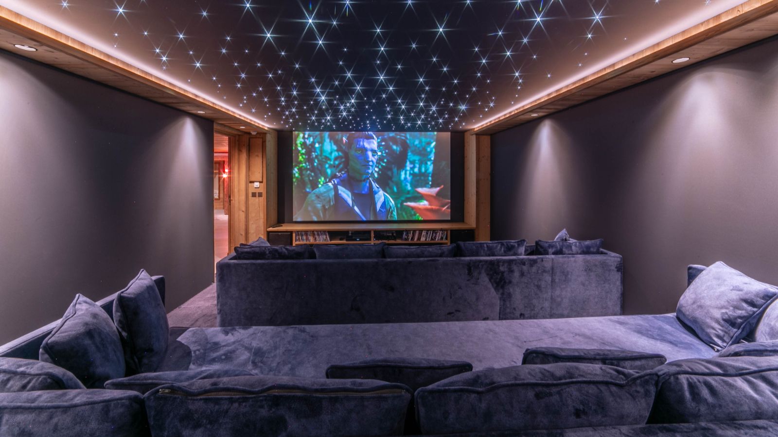 luxury-ski-chalets-meribel-ferme-de-mon-grand-pere-oxford-ski-cinema (2).jpg