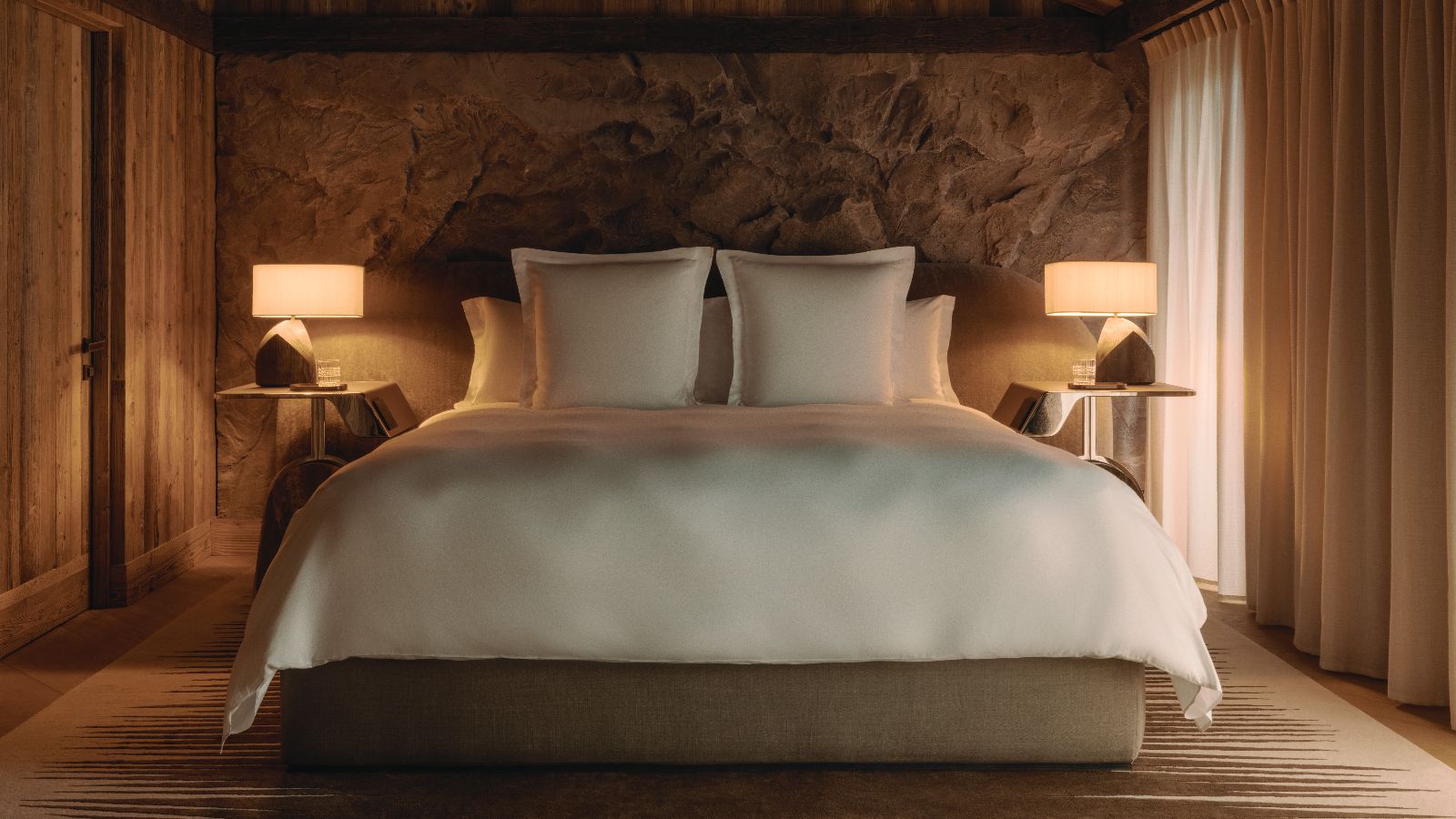 8. ROSEWOOD COURCHEVEL LE JARDIN ALPIN_COURCHEVEL HOUSE_BEDROOM.jpg