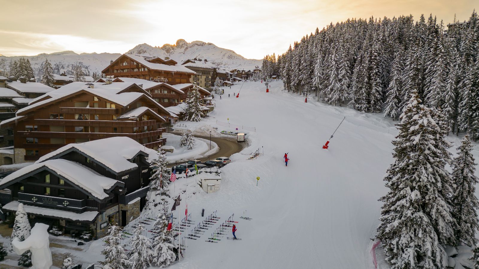 luxury-ski-apartments-courchevel-1850-oxford-ski (4).jpg