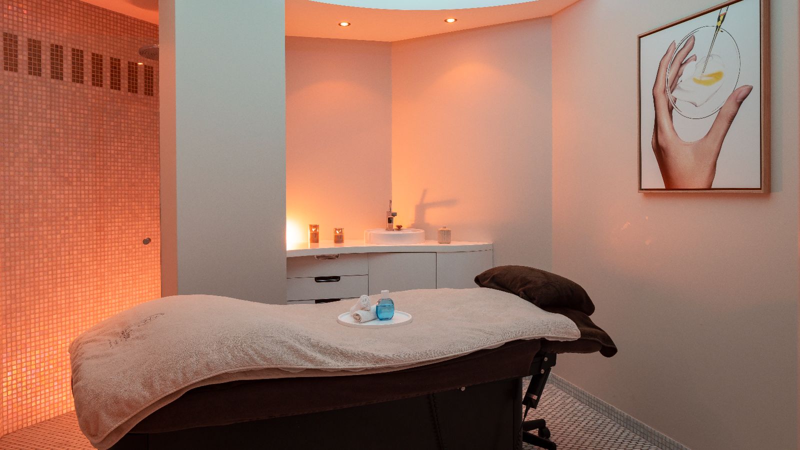 luxury-ski-hotels-courchevel-1850-le-lana-spa (7).jpg