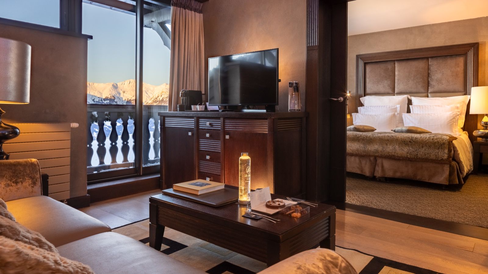 luxury-ski-hotels-courchevel-1850-le-lana-oxford-ski-suites (13).jpg