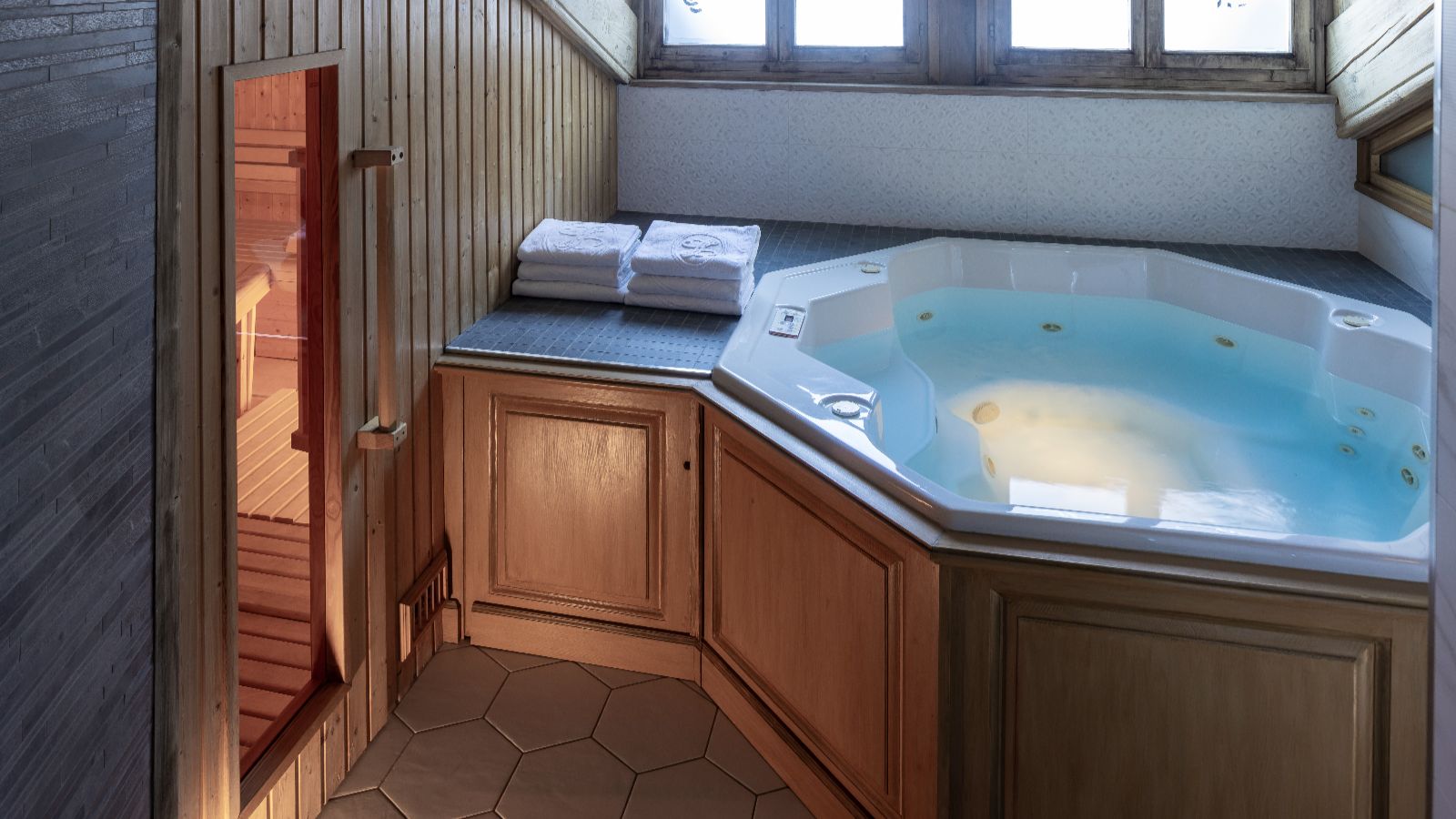 luxury-ski-hotels-courchevel-1850-le-lana-oxford-ski-suites (5).jpg