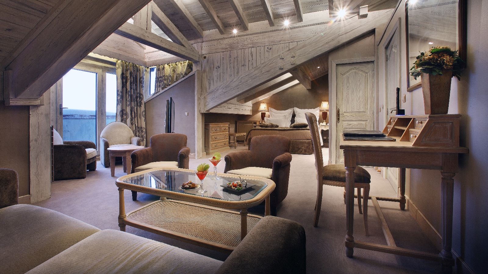 luxury-ski-hotels-courchevel-1850-le-lana-oxford-ski-suites (8).JPG