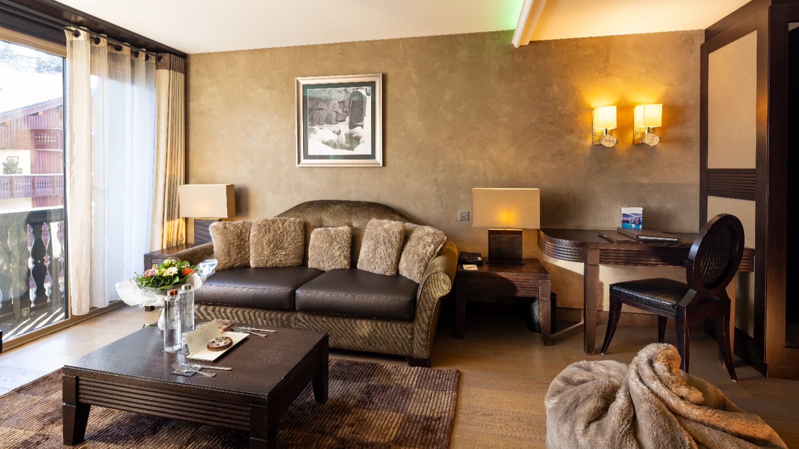 luxury-ski-hotels-courchevel-1850-le-lana-oxford-ski-suites (12).jpg