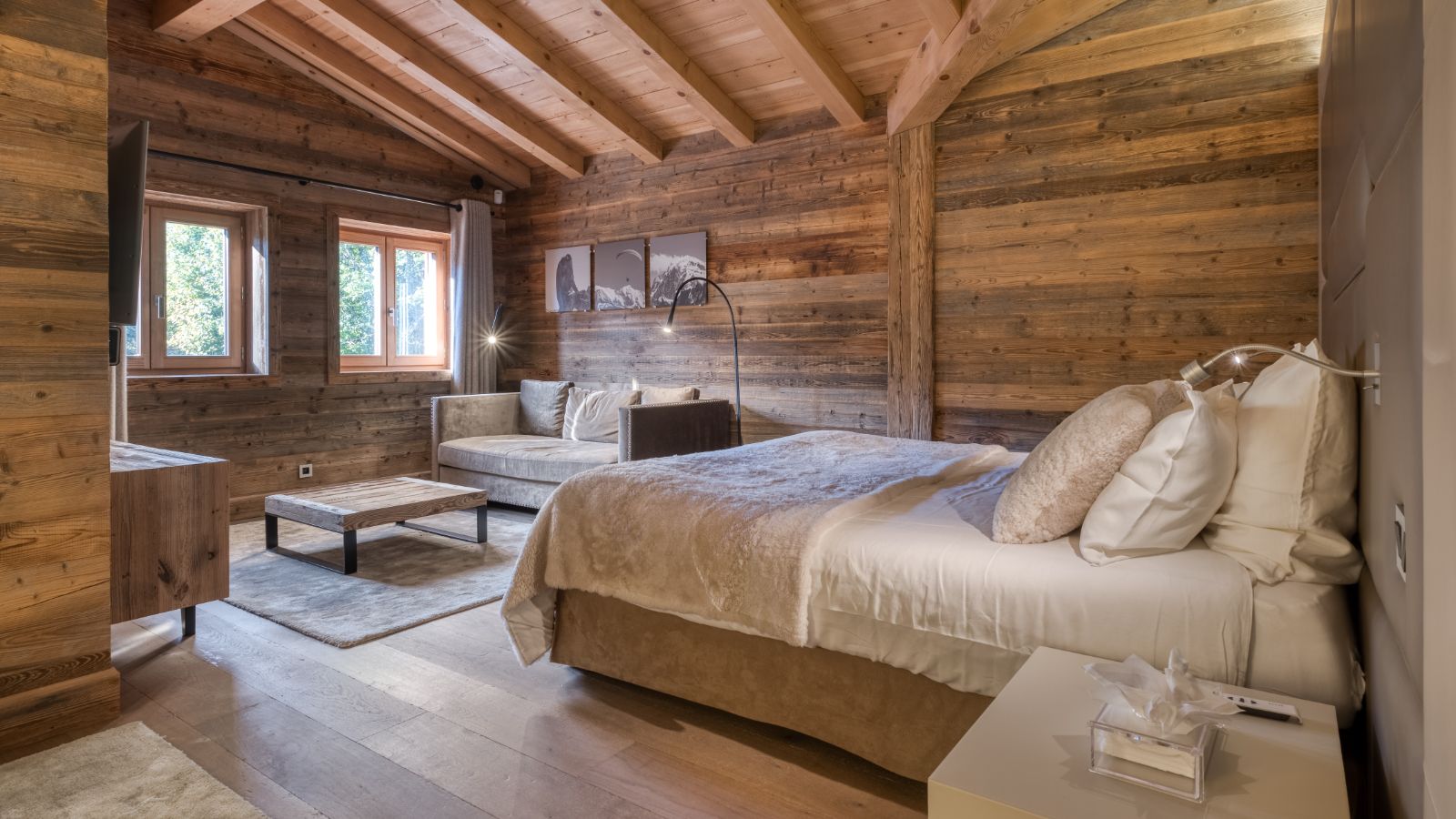 Luxury-Ski-Chalet-Megeve-Chalet-Nordmann-Oxford-Ski-Bedroom (1).jpg