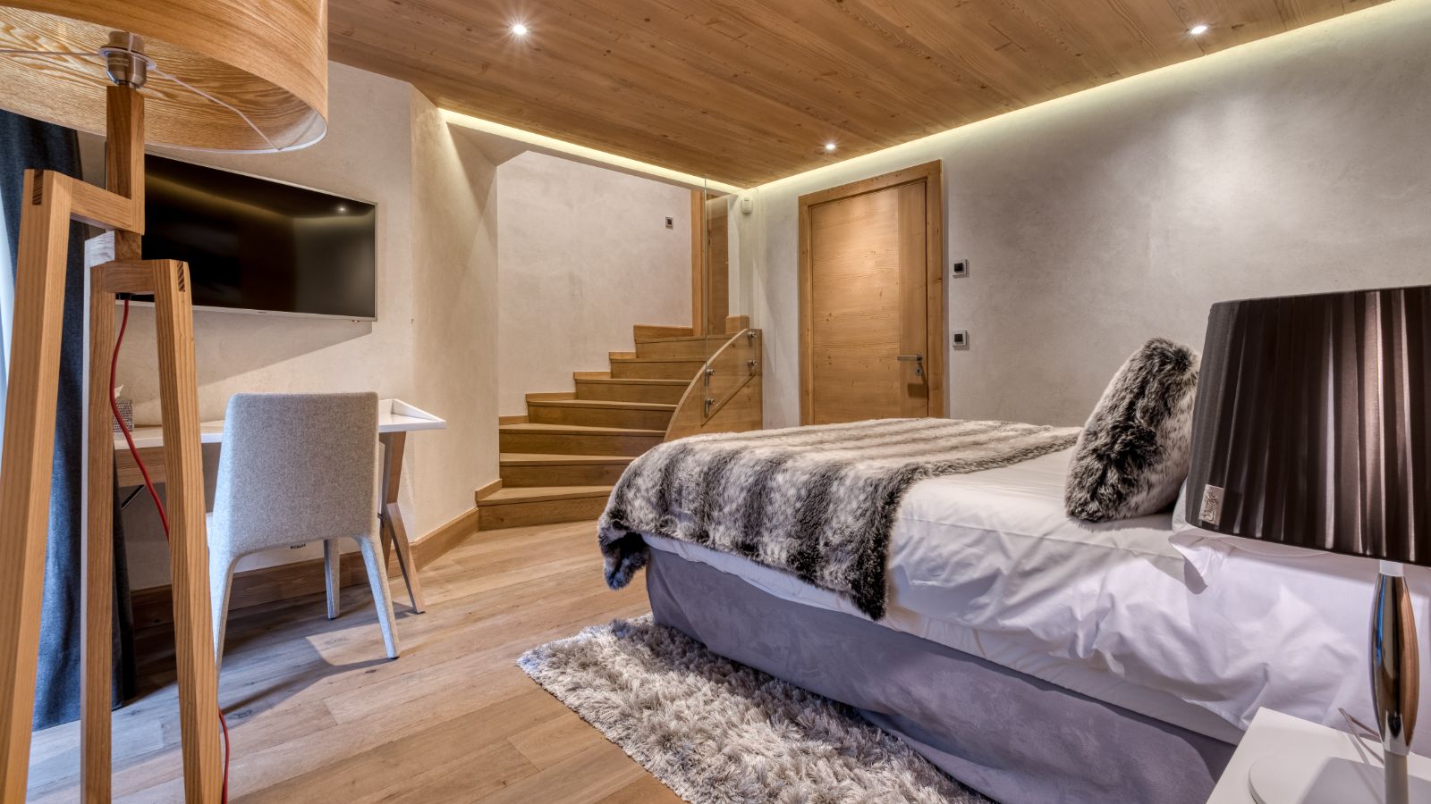 Luxury-Ski-Chalet-Megeve-Chalet-Nordmann-Oxford-Ski-Bedroom (6).jpg