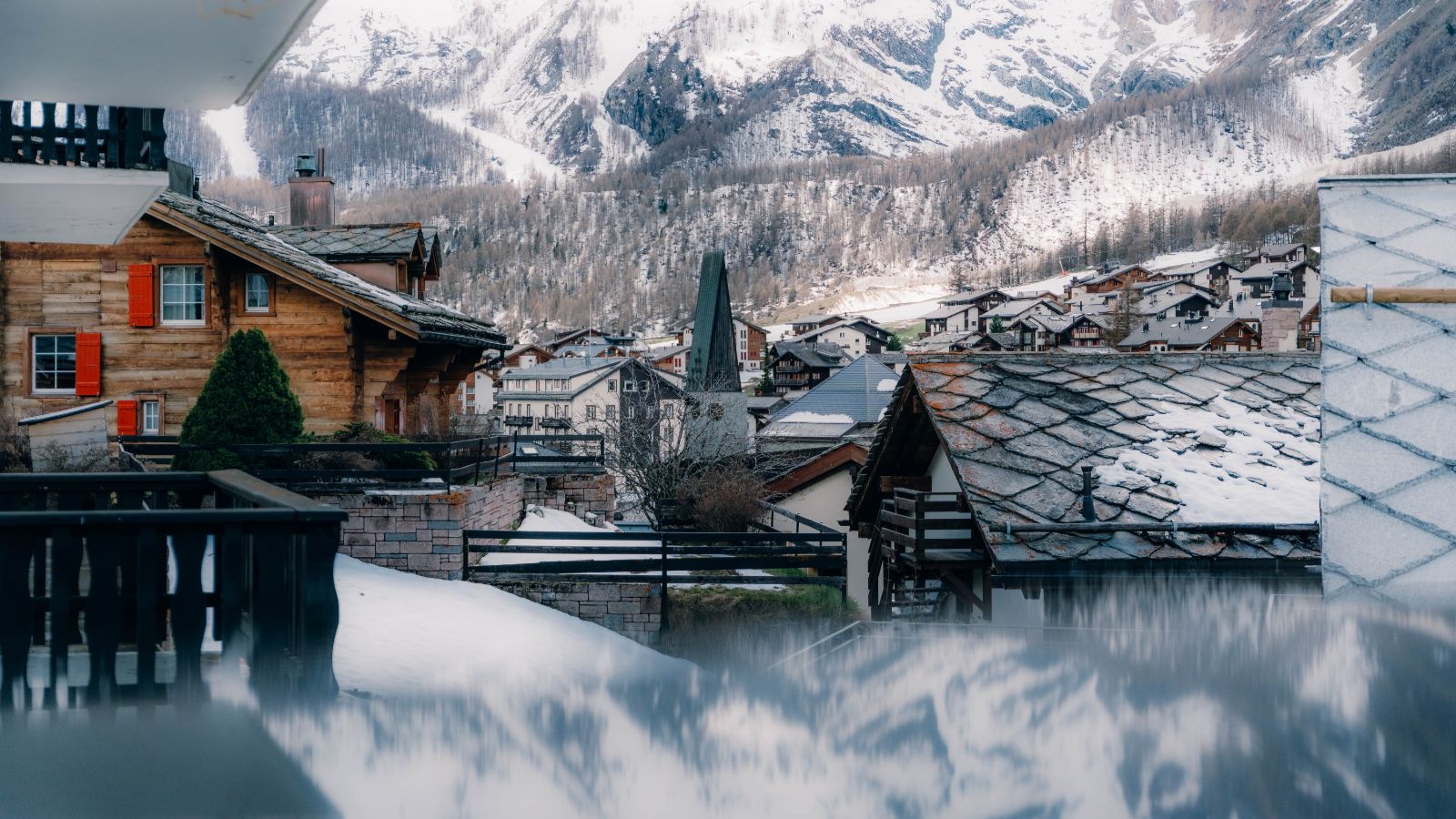 Luxury-Ski-Apartment-Saas-Fee-Walser-Prestige- Apartment-Oxford-Ski-Exterior.jpg