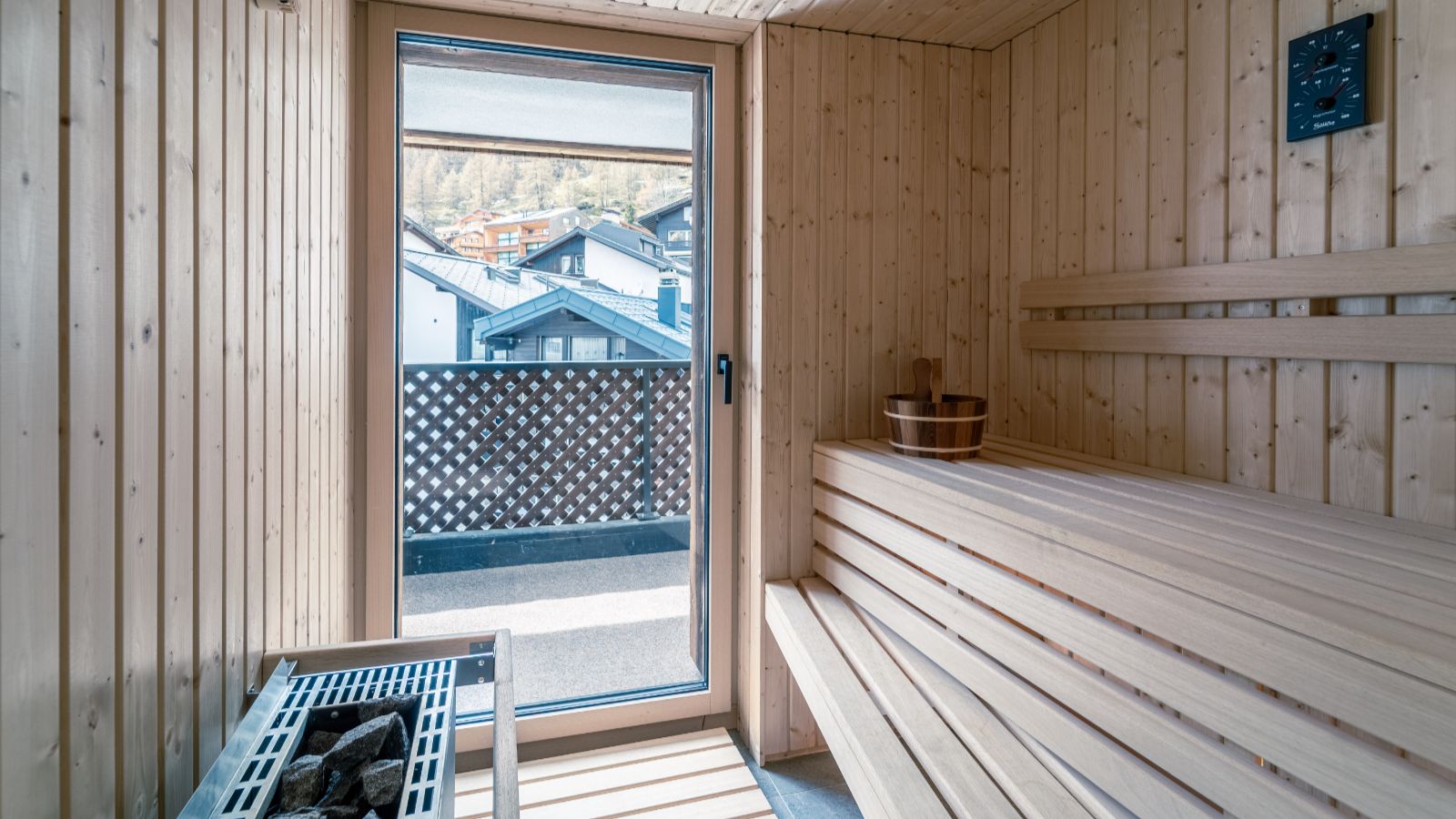 Luxury-Ski-Apartment-Saas-Fee-Walser-Prestige- Apartment-Oxford-Ski-Sauna.jpg