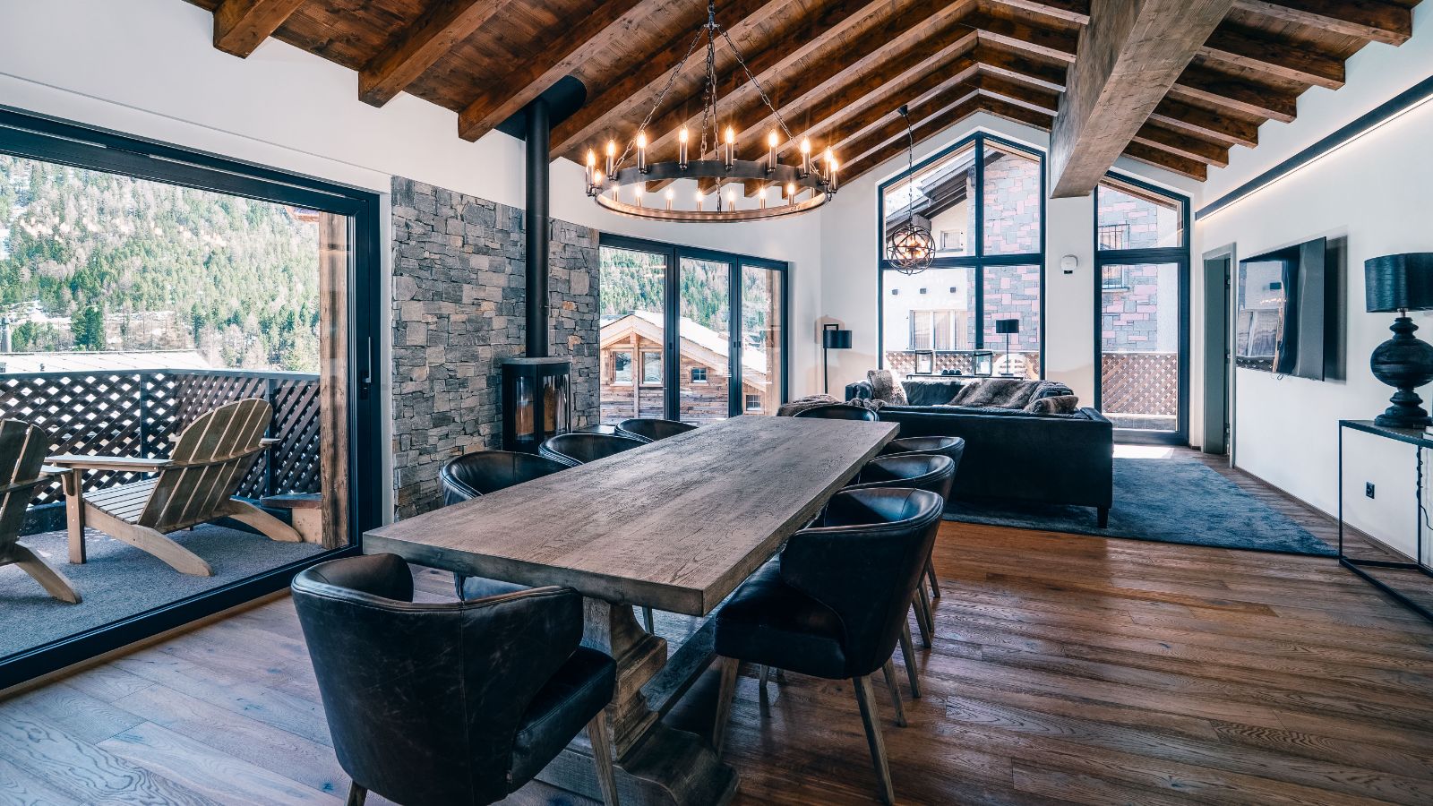 Luxury-Ski-Apartment-Saas-Fee-Walser-Luxury-Penthouse-Oxford-Ski-Dining2.jpg