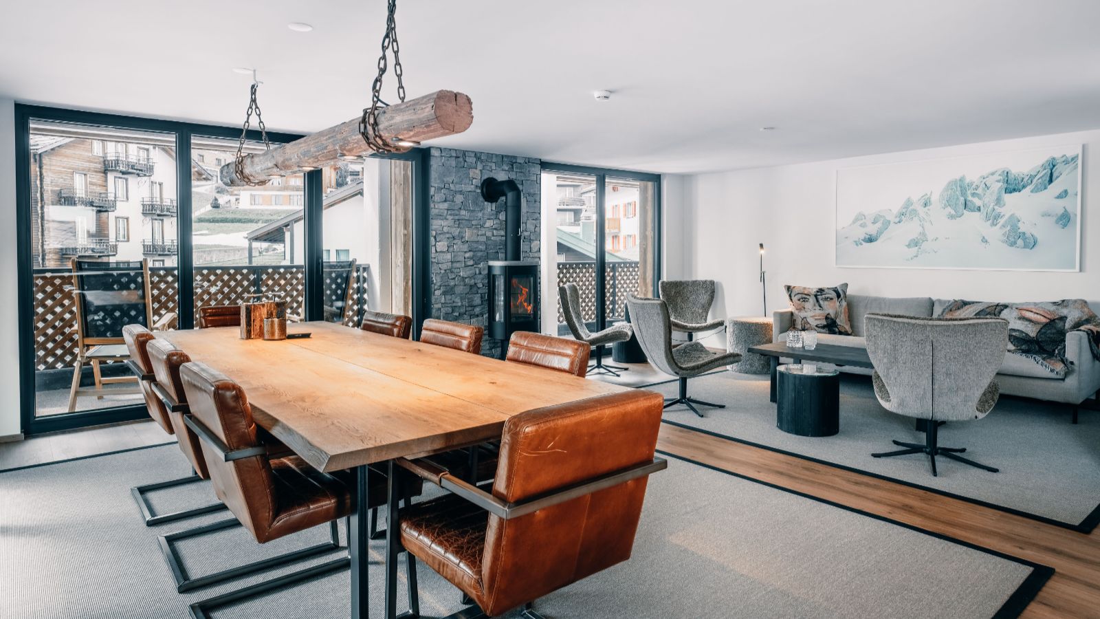 Luxury-Ski-Apartment-Saas-Fee-Walser-Prestige- Apartment-Oxford-Ski-Dining4.jpg