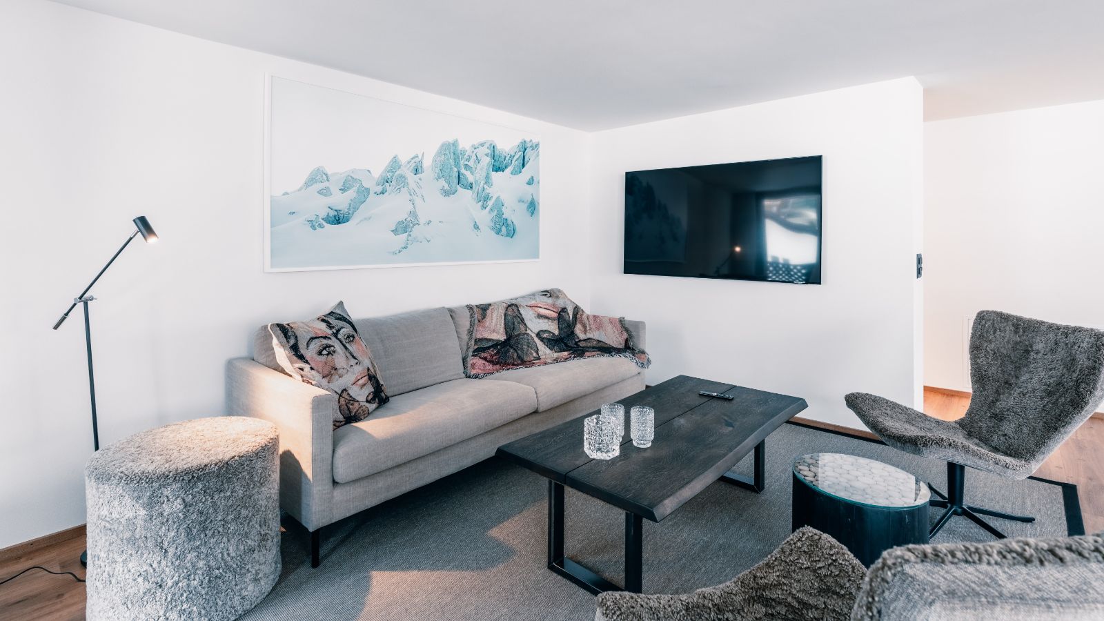 Luxury-Ski-Apartment-Saas-Fee-Walser-Superior-Oxford-Ski-Lounge (13).jpg