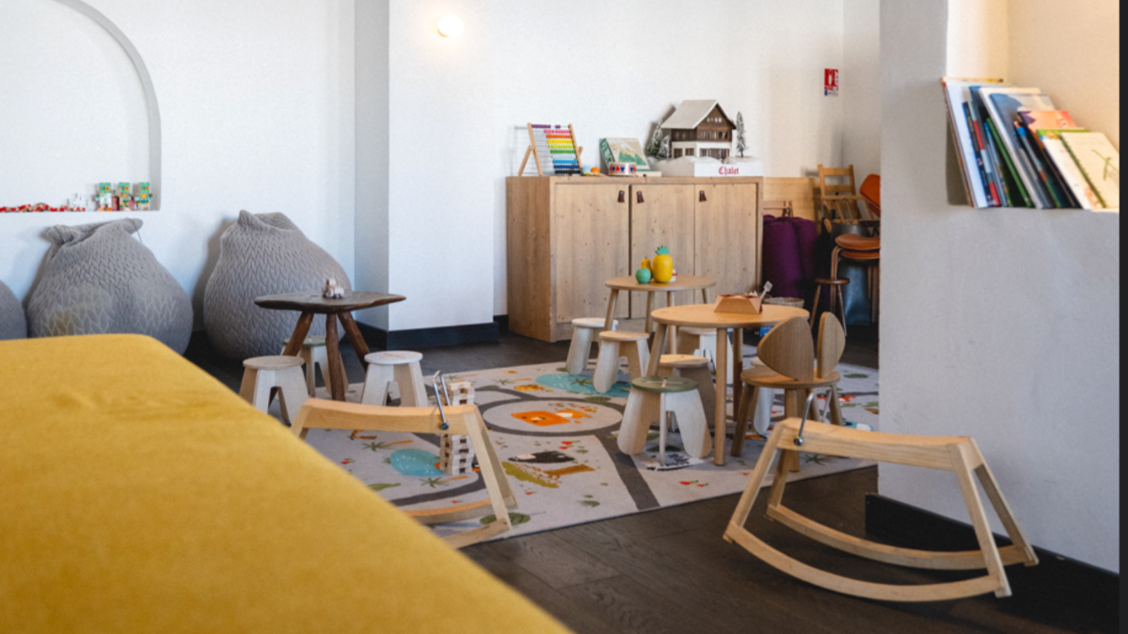 Luxury-Ski-Hotel-Val-Thorens-Val-Thorens-Hotel-Oxford-Ski-Kids-Club (1).png