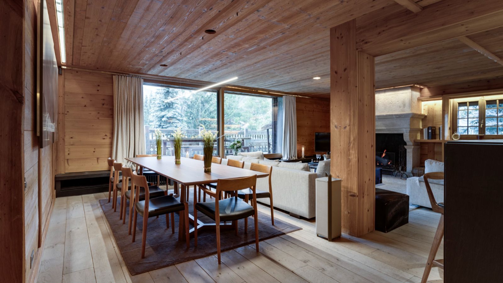 Luxury-Ski-Chalet-Val-d-Isere-Chalet-La-Reserve-Oxford-Ski-Dining2.jpg