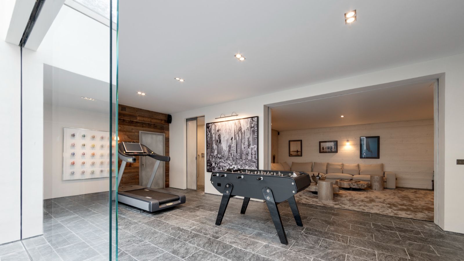 Luxury-Ski-Chalet-Val-d-Isere-Chalet-La-Reserve-Oxford-Ski-Football-Table.jpg
