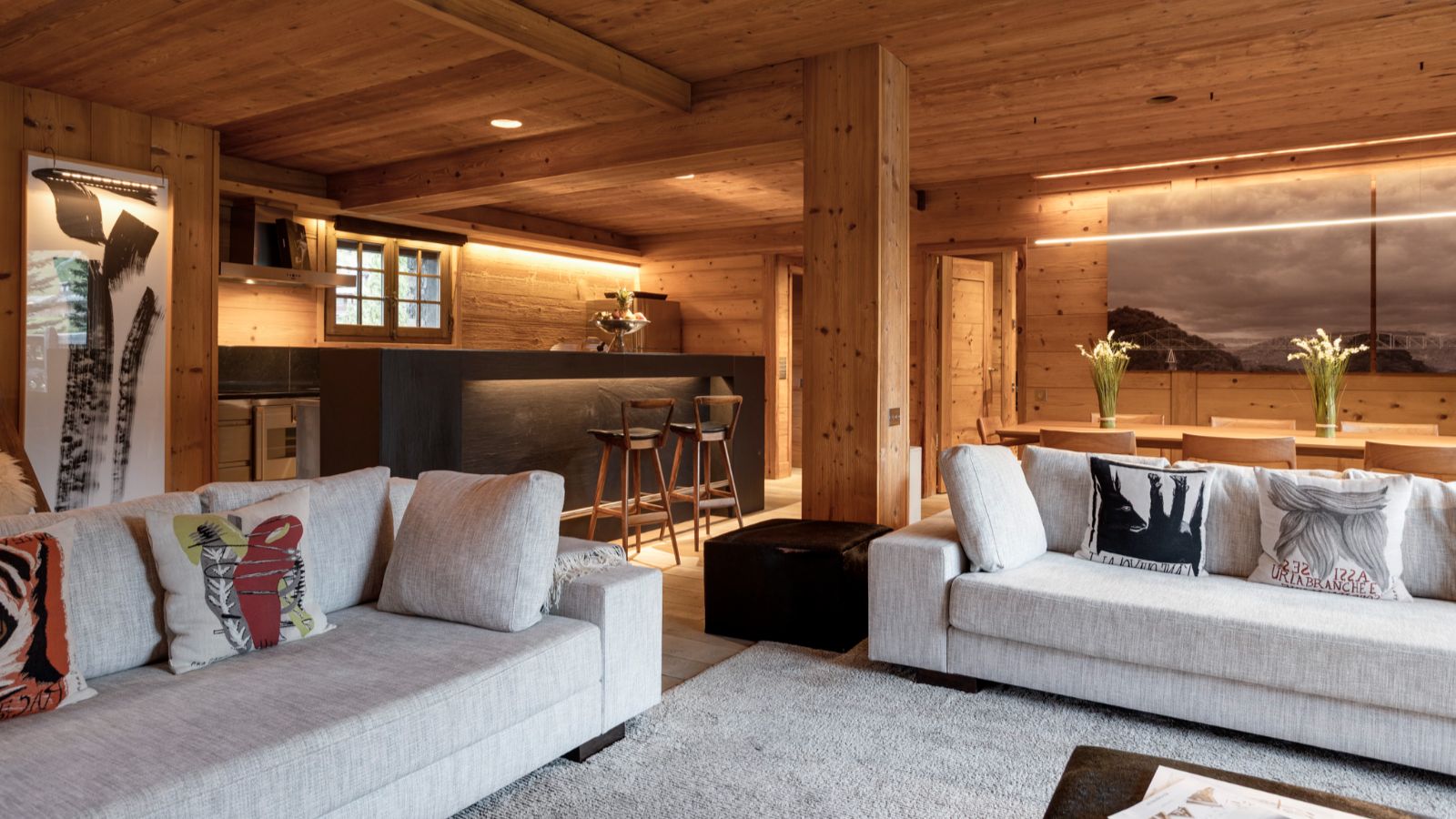 Luxury-Ski-Chalet-Val-d-Isere-Chalet-La-Reserve-Oxford-Ski-Lounge.jpg