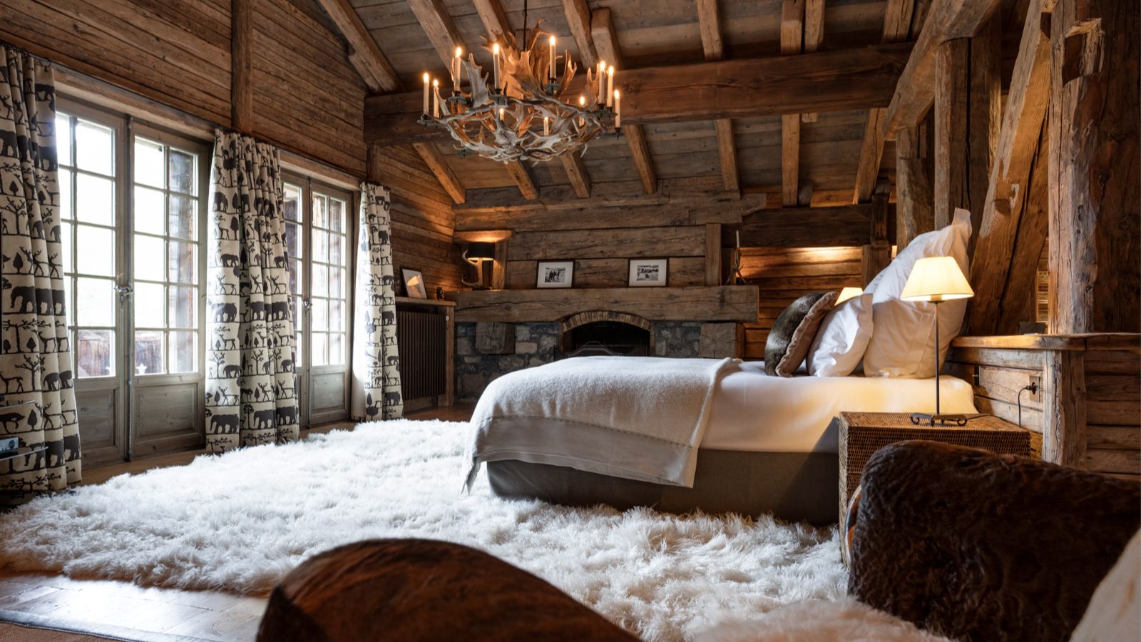 Luxury-Ski-Chalet-Val-d-Isere-Chalet-La-Reserve-Oxford-Ski-Master-Bedroom (25).jpg