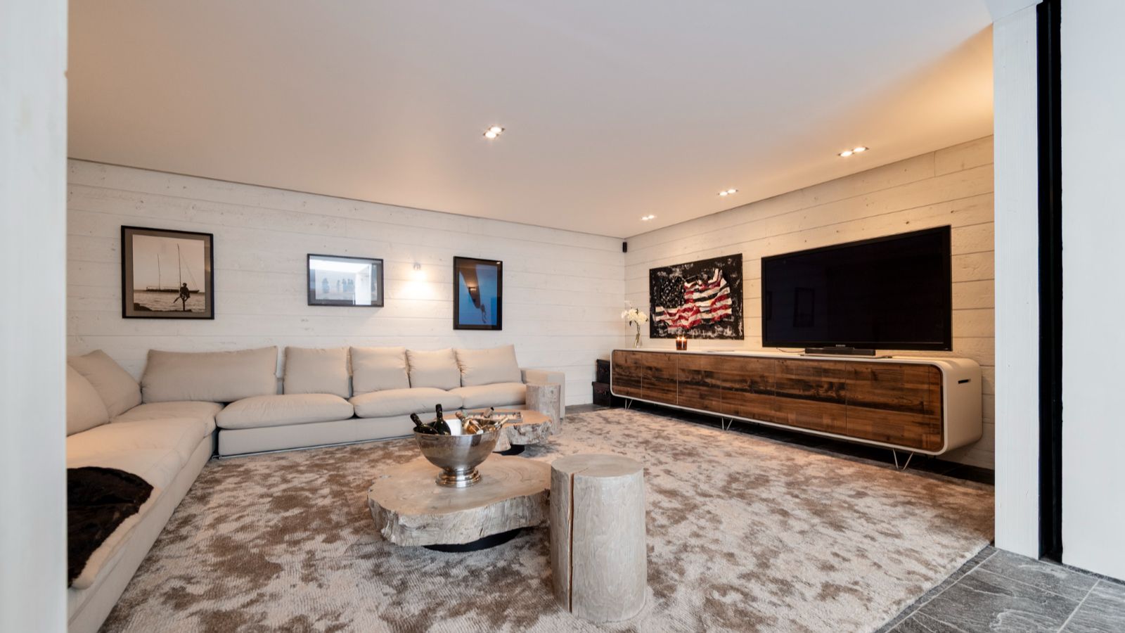 Luxury-Ski-Chalet-Val-d-Isere-Chalet-La-Reserve-Oxford-Ski-TV-Room.jpg