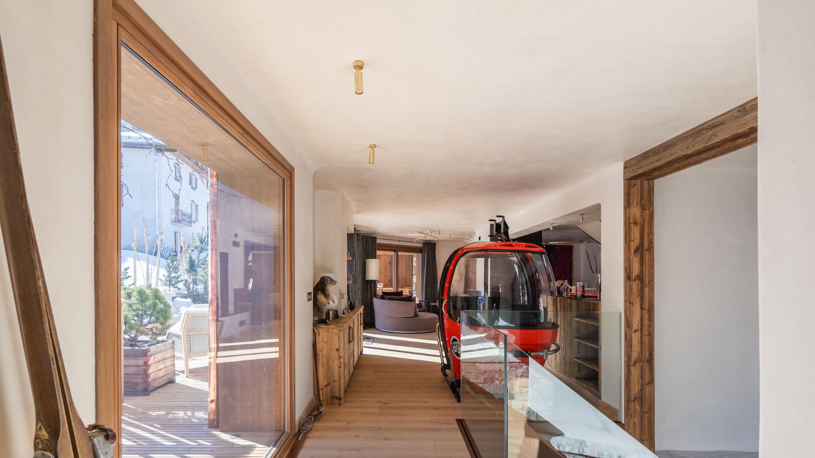 Luxury- ChaletOrkids2-Oxford ski- Passageway.jpg