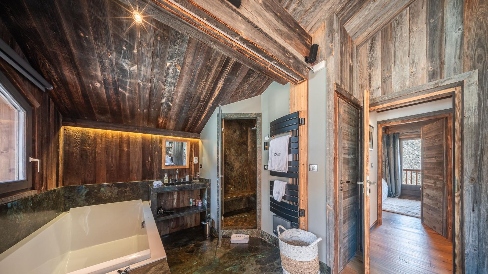 Luxury- ChaletOrkids2-Oxford ski- Bathroom 1.jpg