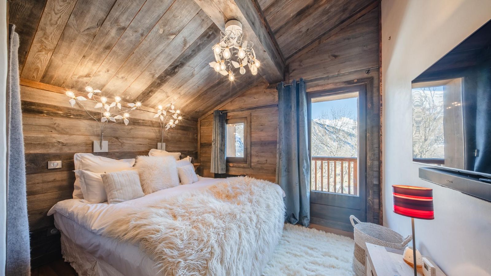Luxury- ChaletOrkids2-Oxford ski- Bedroom 3.jpg