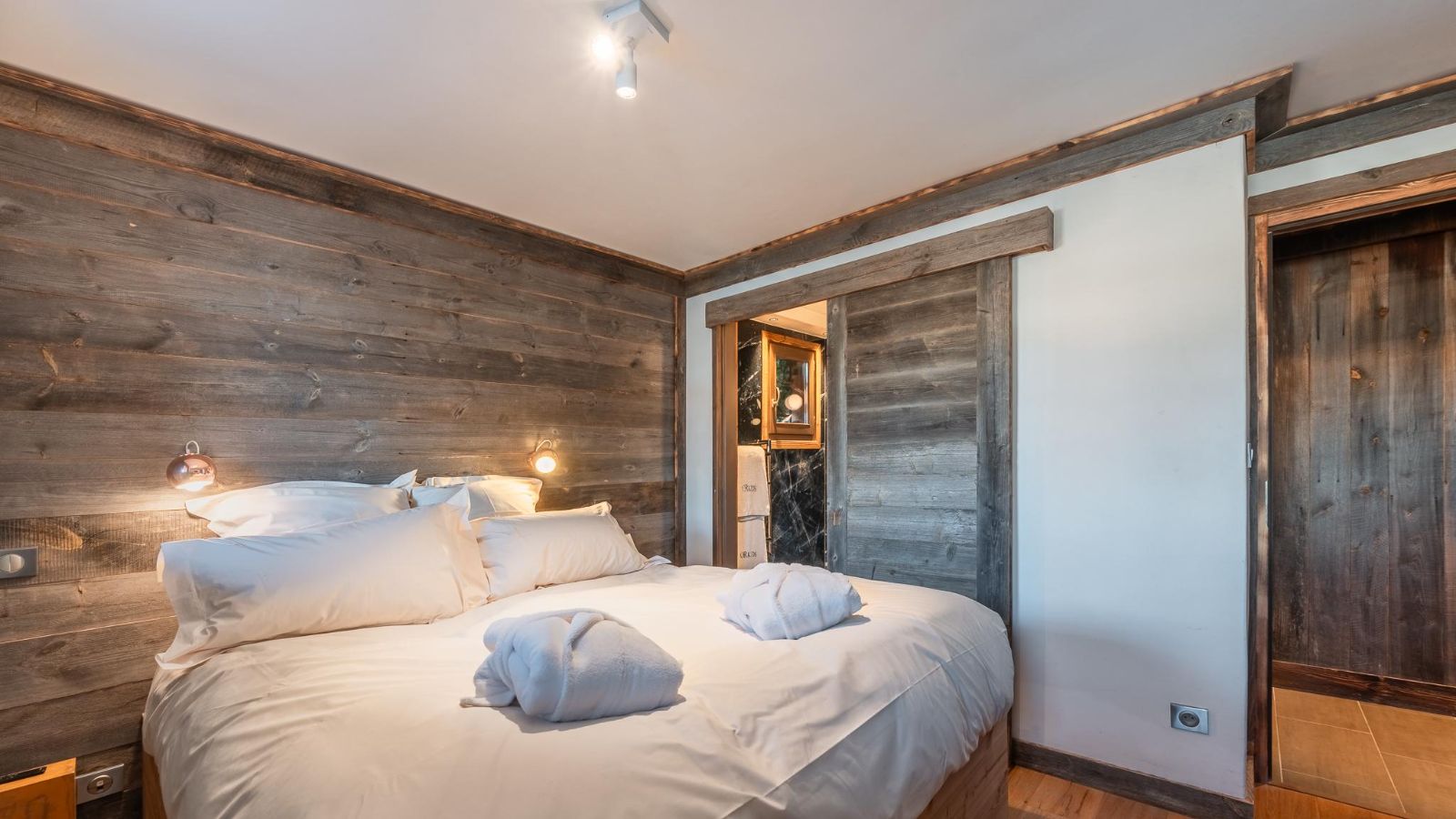 Luxury- ChaletOrkids2-Oxford ski- Bedroom 5.jpg