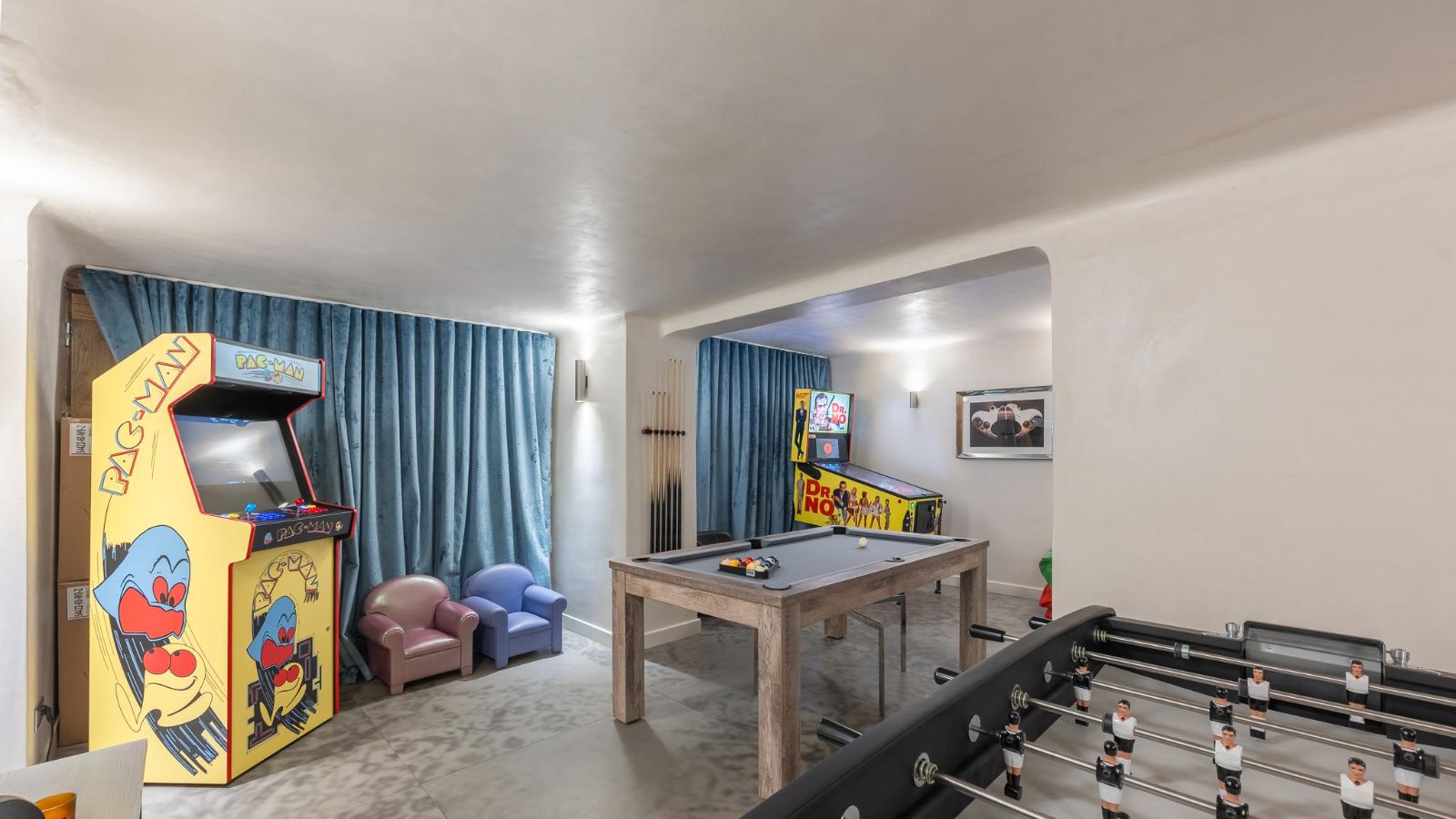 Luxury- ChaletOrkids2-Oxford ski- Game room.jpg