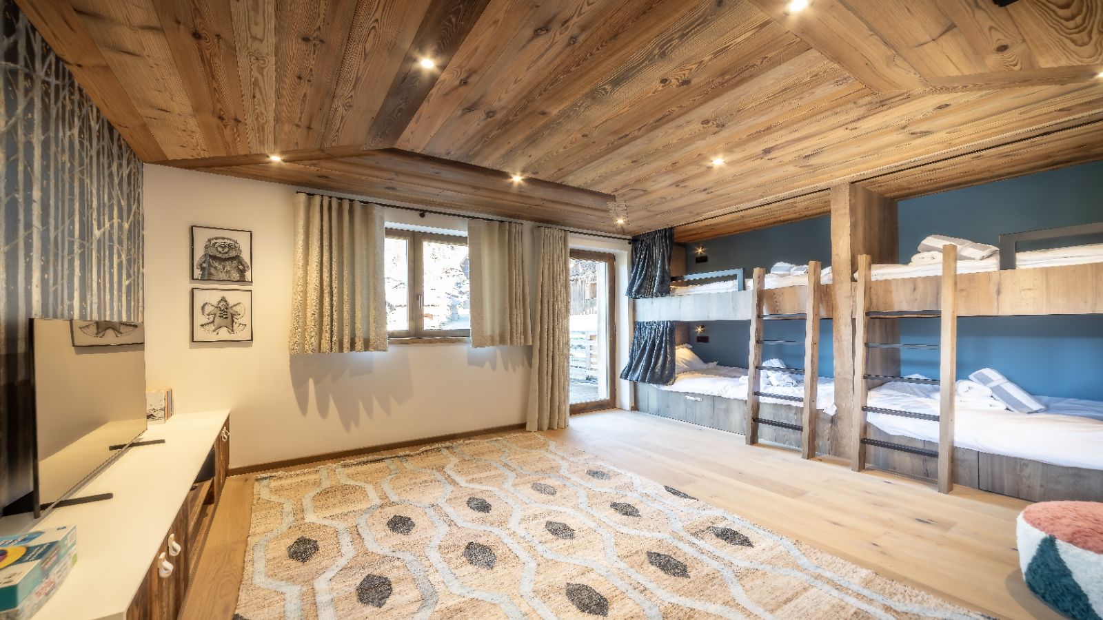 Chalet Pavot - Elevation Alps - Bunk room.jpg