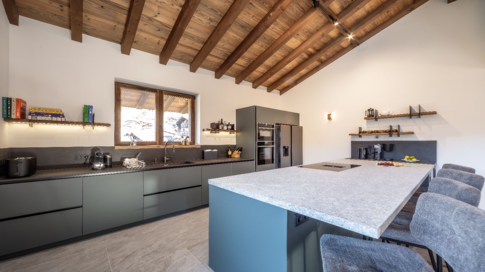 Chalet Pavot - Elevation Alps - Kitchen.jpg