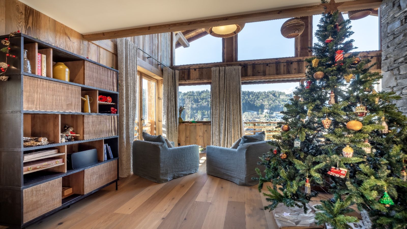 Chalet Pavot - Elevation Alps - living area.jpg