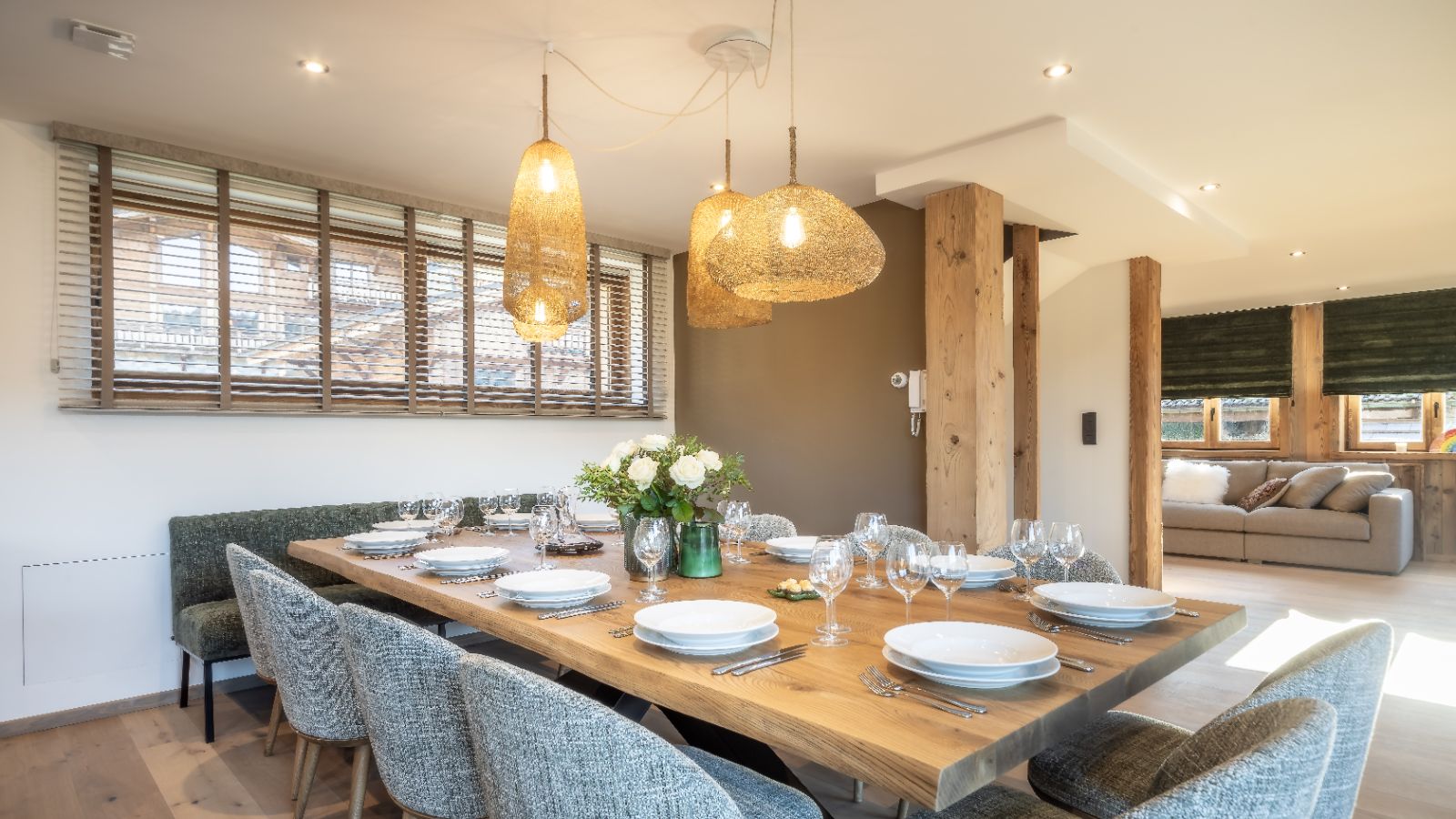 Chalet Pavot - Elevation Alps - Open plan dining.jpg