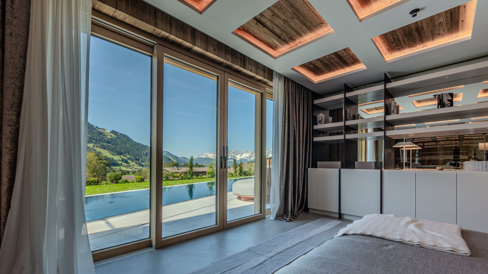 Luxury-ski-Chalet-Epica-oxford-ski Spa 14.jpg