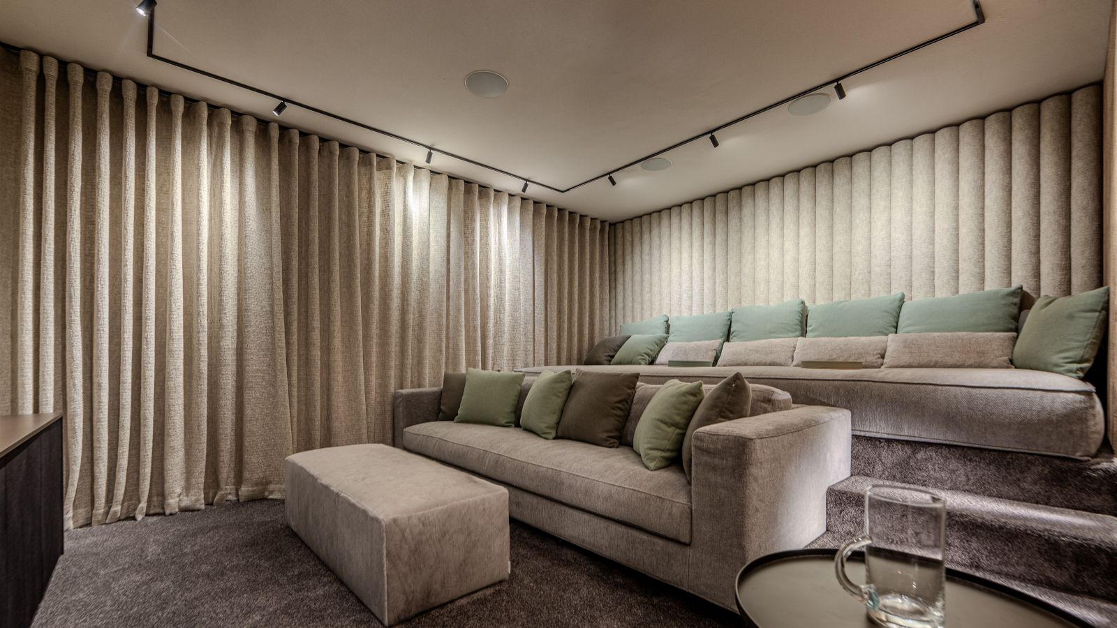 Luxury-ski-Chalet-Epica-oxford-ski TV room 1.jpg