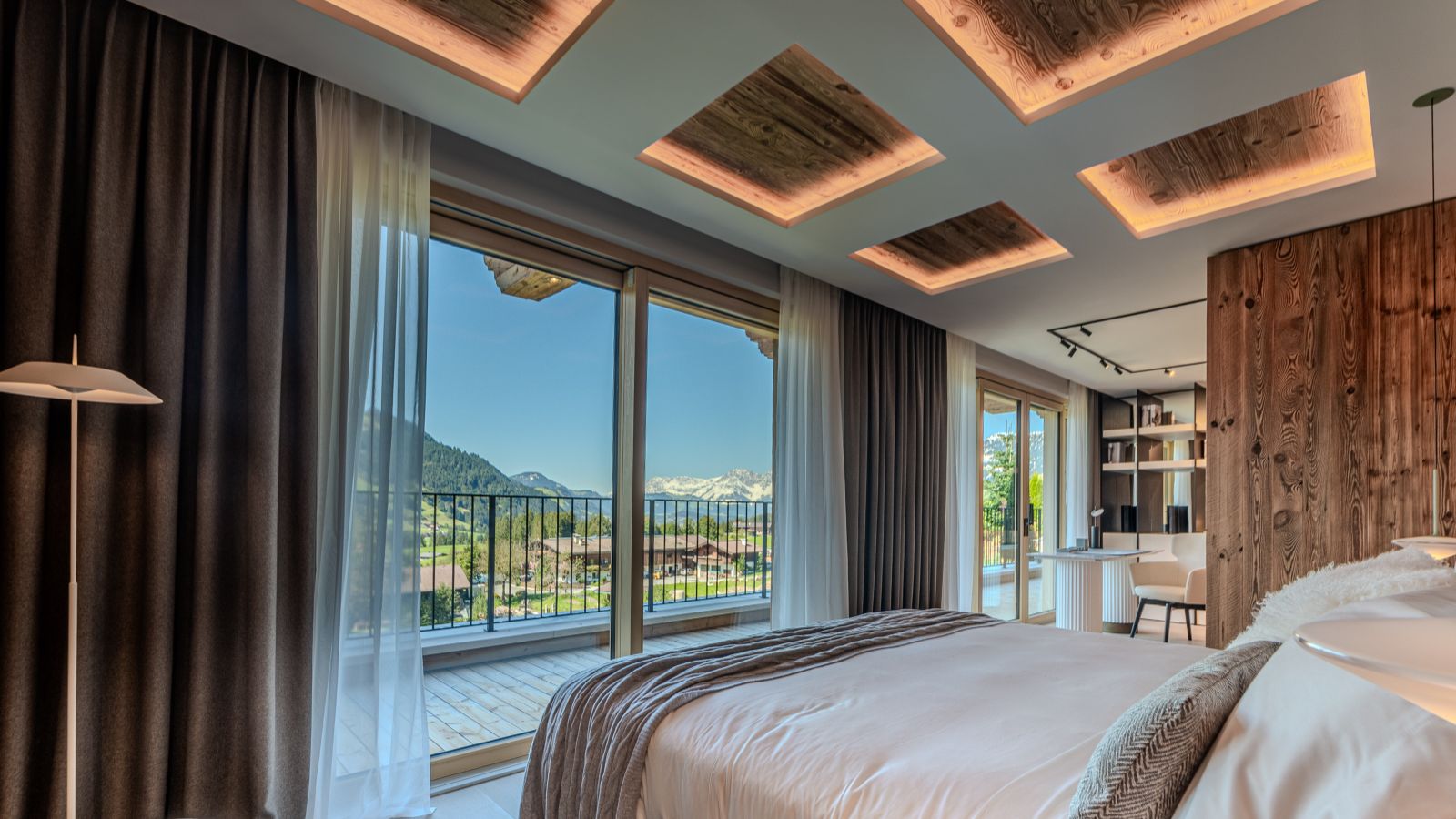 Luxury-ski-Chalet-Epica-oxford-ski Bedroom1 4.jpg