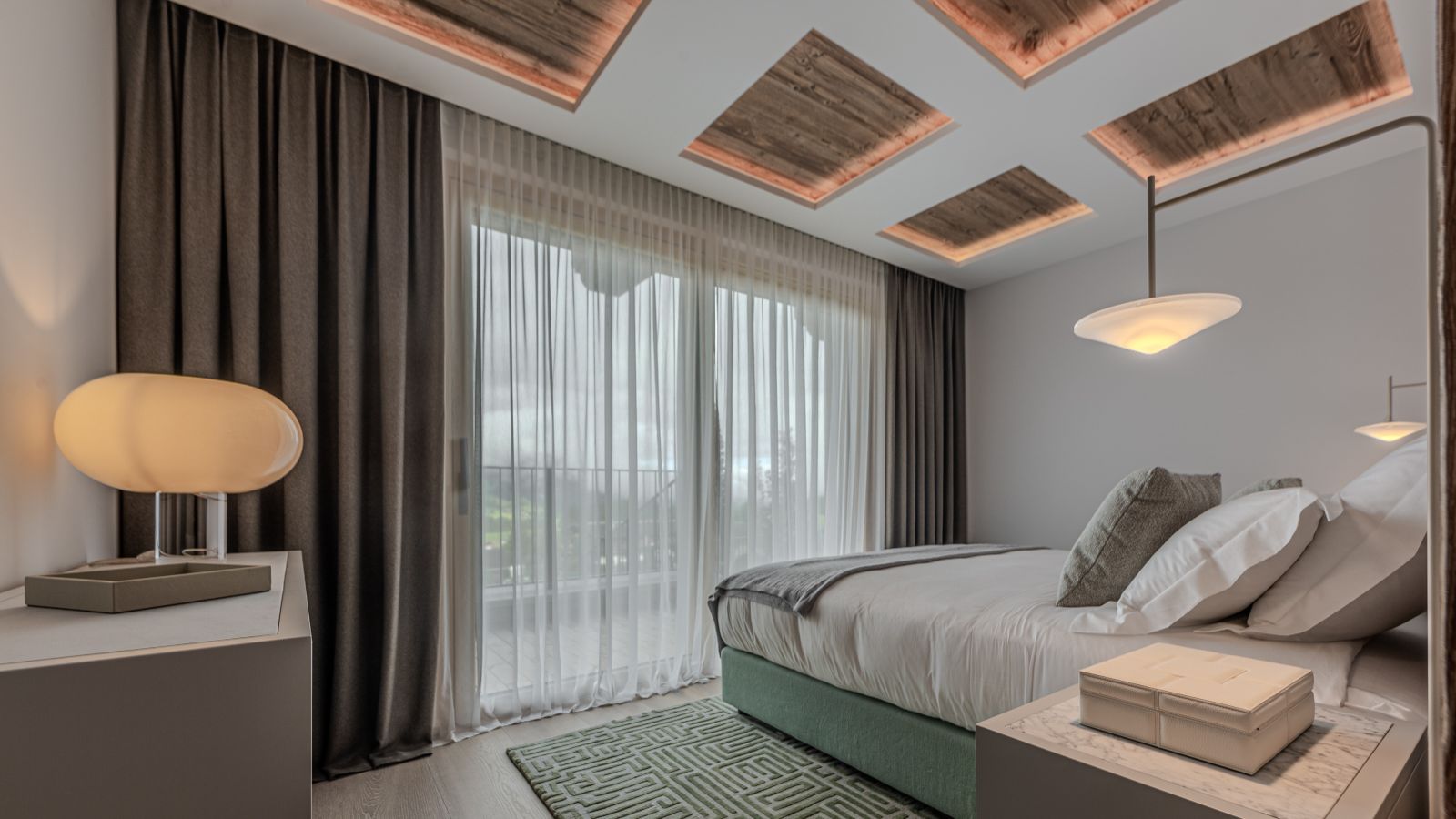 Luxury-ski-Chalet-Epica-oxford-ski Bedroom3 1.jpg