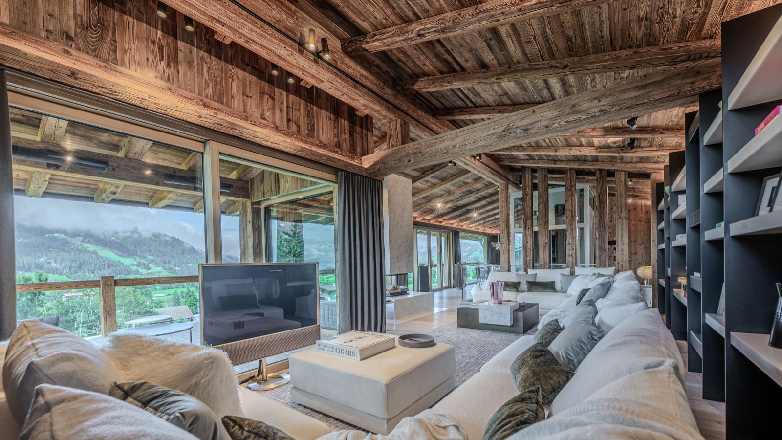 Luxury-ski-Chalet-Epica-oxford-ski Living 4.jpg