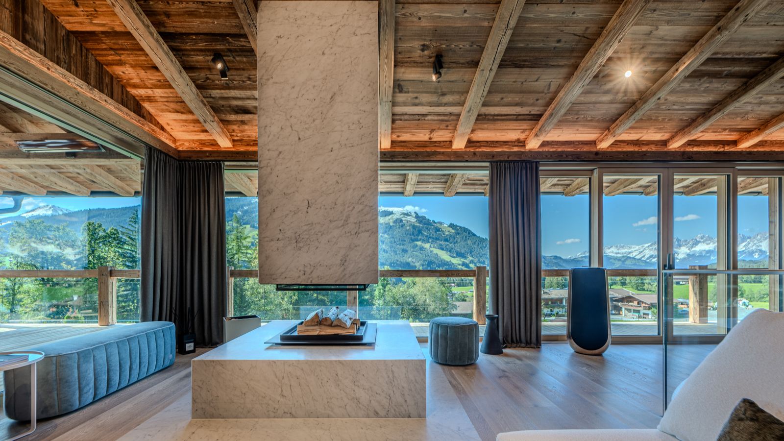 Luxury-ski-Chalet-Epica-oxford-ski Living 12.jpg