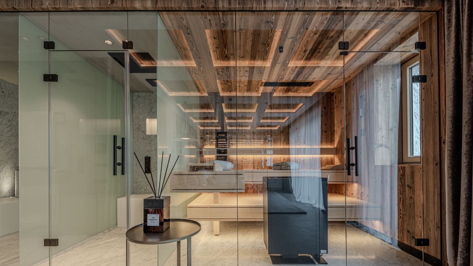 Luxury-ski-Chalet-Epica-oxford-ski Spa 10.jpg